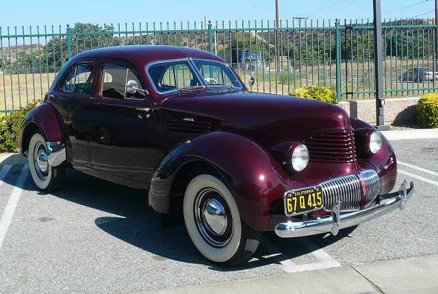 Classic car parking lot fence free wallpaper for desktop - medium preview image