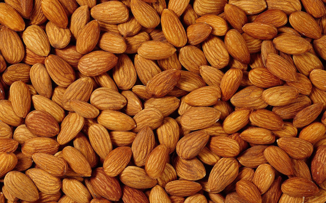 Almonds pile table knife top free wallpaper for desktop - medium preview image