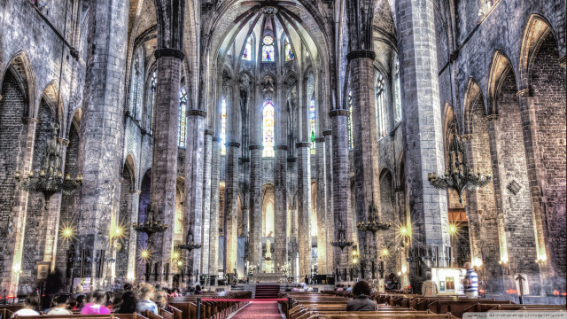 Cathedral pews people alters ceiling free wallpaper for desktop - medium preview image