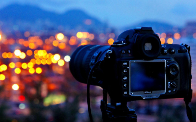 Camera blurry city night lights free wallpaper for desktop - medium preview image