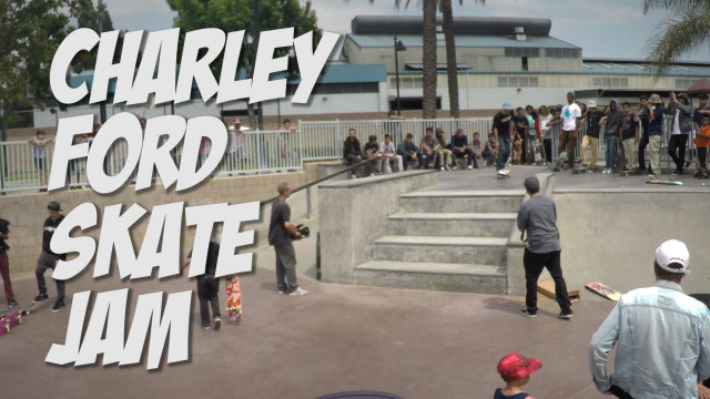 Group people skate park sign free wallpaper for desktop - medium preview image