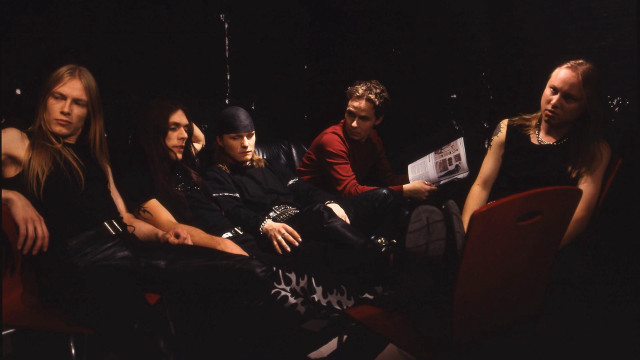 Group people sitting room black free wallpaper for desktop - medium preview image