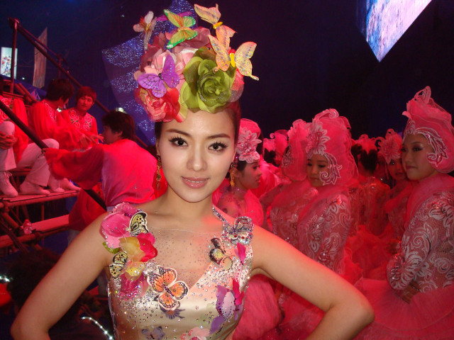 Woman costume flowers group pink free wallpaper for desktop - medium preview image