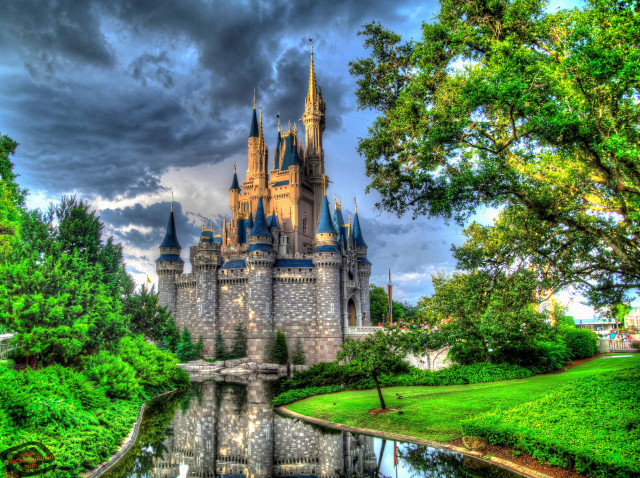 Castle reflection water cloudy sky free wallpaper for desktop - medium preview image