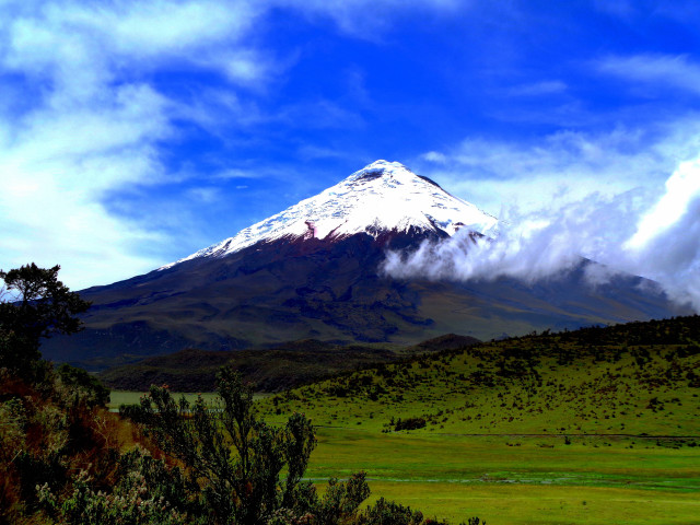 Mountain clouds green field trees free wallpaper for desktop - medium preview image