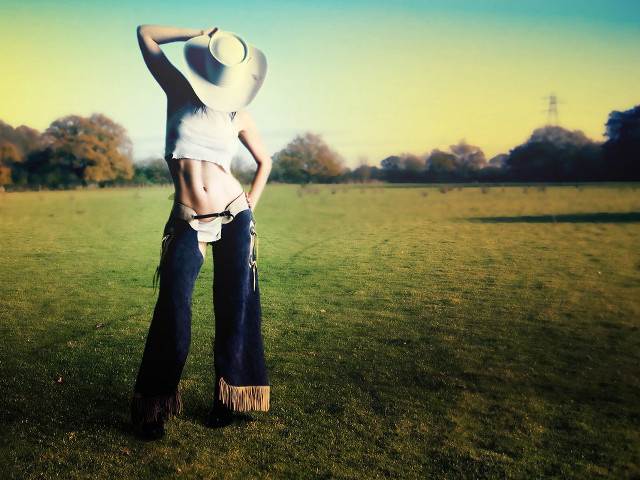 Woman hat field hands hips free wallpaper for desktop - medium preview image