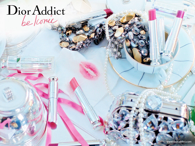 Table items pink ribbon decorated free wallpaper for desktop - medium preview image