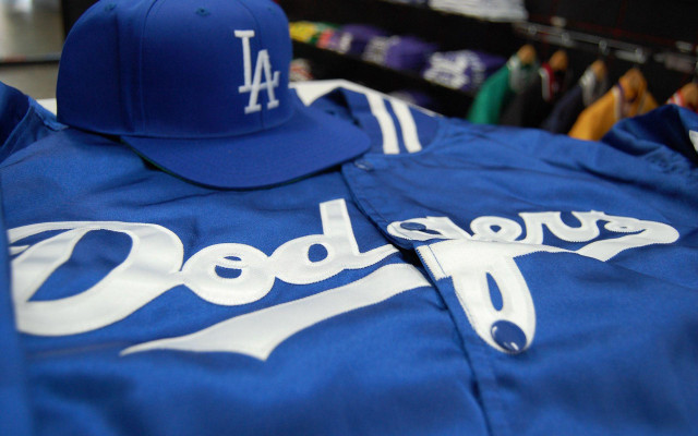 Dodgers baseball jersey store window free wallpaper for desktop - medium preview image