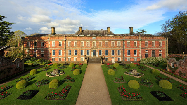 Large building garden walkway front free wallpaper for desktop - medium preview image