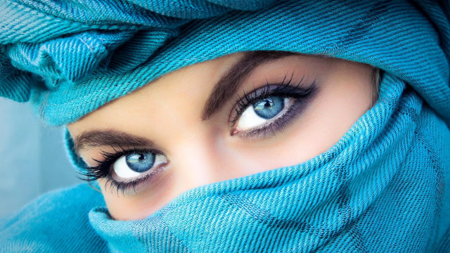 Woman blue eyes blue scarf free wallpaper for desktop - medium preview image