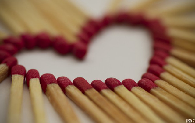 Heart matches red string love free wallpaper for desktop - medium preview image