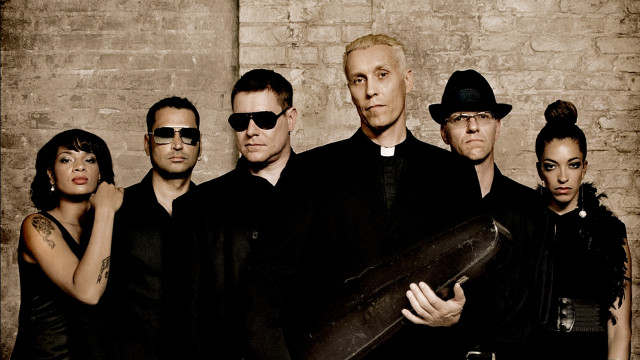 Group people brick wall large free wallpaper for desktop - medium preview image