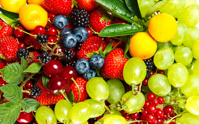 Fruit bunch laying ground together free wallpaper for desktop - medium preview image