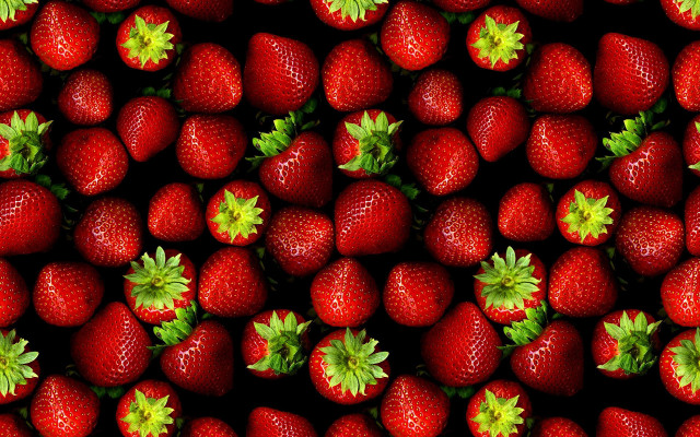 Strawberry pattern berry leaf food free wallpaper for desktop - medium preview image