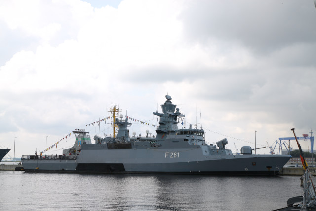 Battleship dock boat cloudy sky free wallpaper for desktop - medium preview image