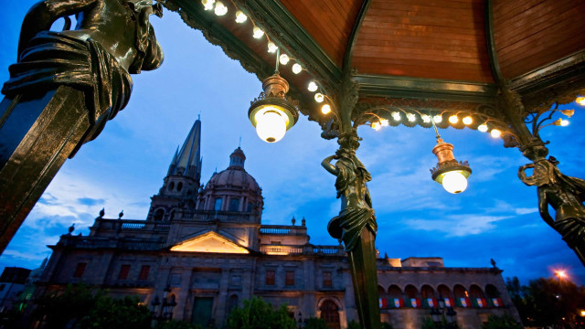 Building clock tower night lights #3 free wallpaper for desktop - medium preview image