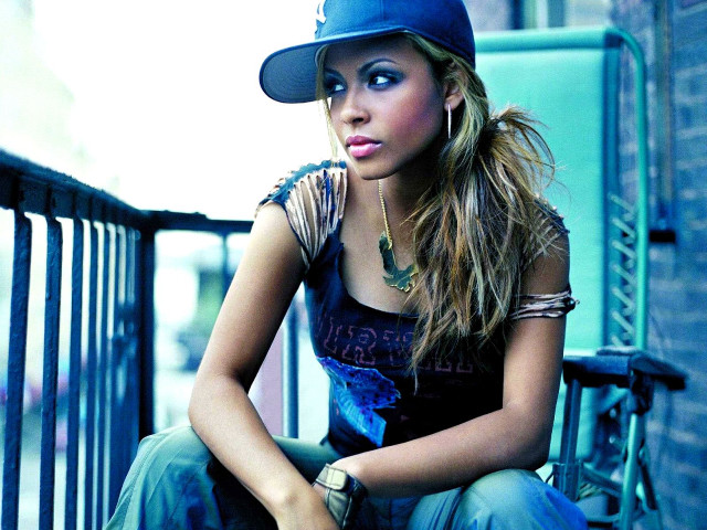 Woman bench baseball cap jeans free wallpaper for desktop - medium preview image