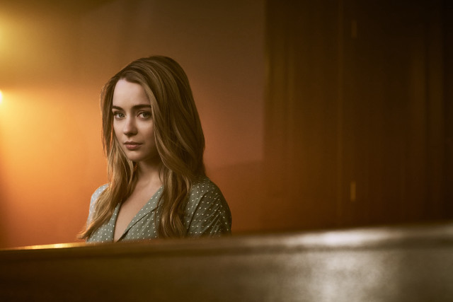 Woman light mirror room standing free wallpaper for desktop - medium preview image