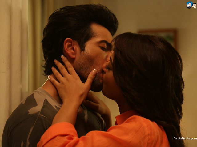 Man woman kissing room mirror free wallpaper for desktop - medium preview image