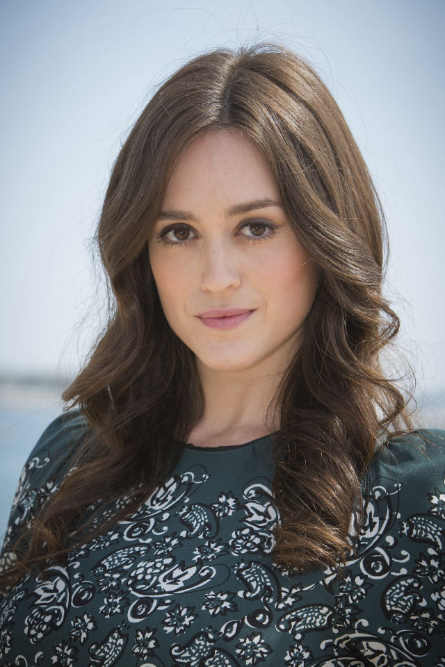 Woman green dress ocean portrait free wallpaper for mobile - medium preview image