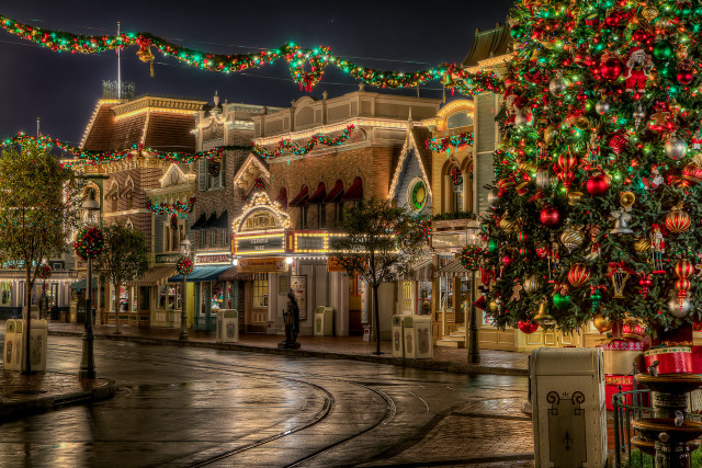 Christmas tree town square night #2 free wallpaper for desktop - medium preview image