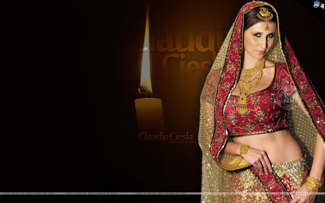 Woman red gold outfit candle free wallpaper for desktop - medium preview image