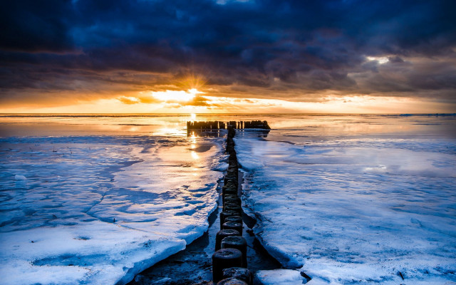 Long wooden pier frozen lake free wallpaper for desktop - medium preview image