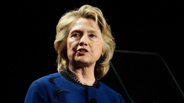 Woman blue jacket speaking microphone free wallpaper for desktop - medium preview image