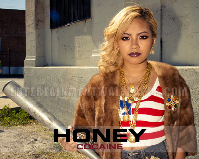 Woman striped shirt fur coat free wallpaper for desktop - medium preview image