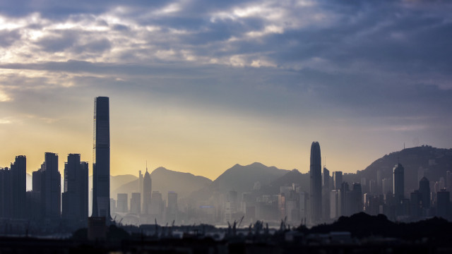 City skyline mountain cloudy sky free wallpaper for desktop - medium preview image