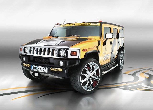 Hummer truck studio photo white free wallpaper for desktop - medium preview image