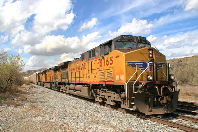 Train desert town tracks traveling free wallpaper for desktop - medium preview image