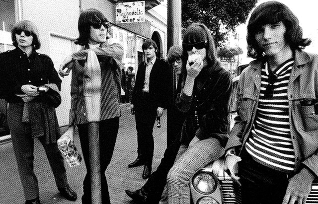 Group people sidewalk car building free wallpaper for desktop - medium preview image