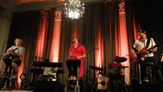 Stage performance musicians singing chandelier free wallpaper for desktop - medium preview image