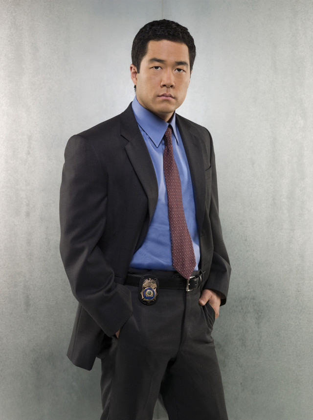 Man suit tie posing picture #27 free wallpaper for mobile - medium preview image