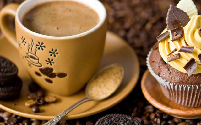 Coffee cup cupcake plate spoon free wallpaper for desktop - medium preview image