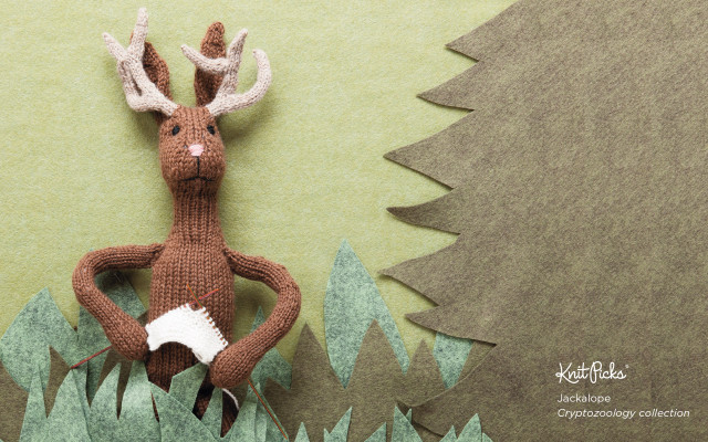 Knitted deer tree green background free wallpaper for desktop - medium preview image