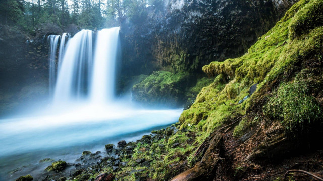 Waterfall moss rocks water river free wallpaper for desktop - medium preview image