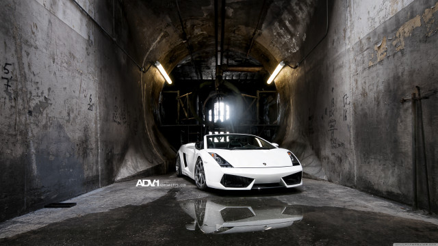 White sports car tunnel reflection free wallpaper for desktop - medium preview image