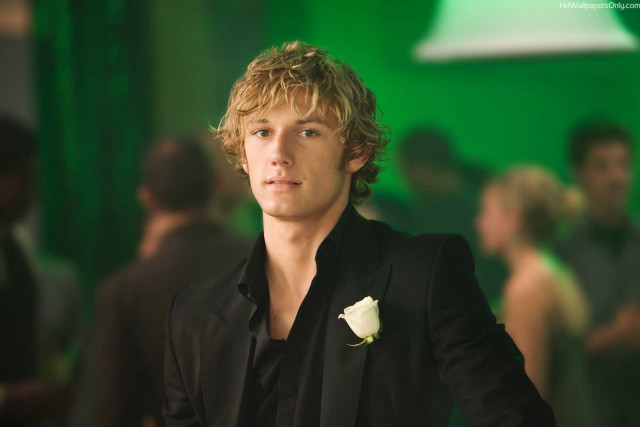 Man suit flower lapel green free wallpaper for desktop - medium preview image