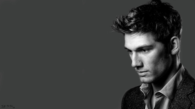 Man suit tie serious look free wallpaper for desktop - medium preview image