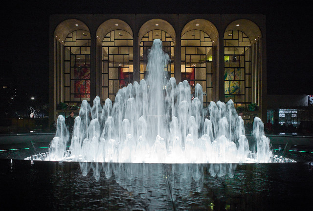 Large fountain night spraying water free wallpaper for desktop - medium preview image