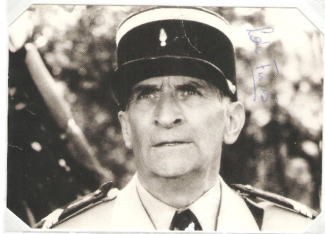 Man uniform posing picture frame free wallpaper for desktop - medium preview image