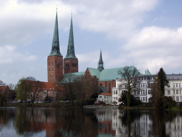 Large building towers clock tower #3 free wallpaper for desktop - medium preview image