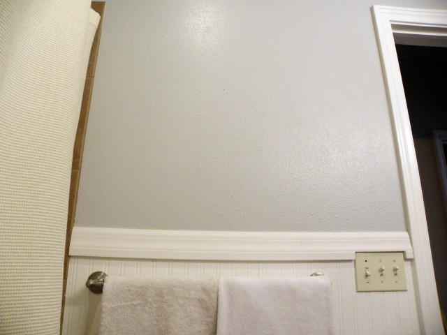 Bathroom white wall towel rack free wallpaper for desktop - medium preview image