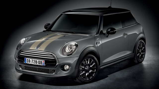 Silver mini cooper 3d render free wallpaper for desktop - medium preview image