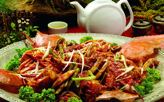 Cooked crab broccoli teapot background free wallpaper for desktop - medium preview image