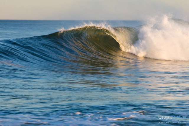 Breaking wave sunny ocean surfboard free wallpaper for desktop - medium preview image