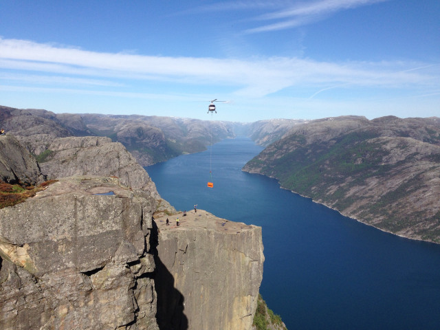 Parasailing norway mountains helicopter ocean free wallpaper for desktop - medium preview image