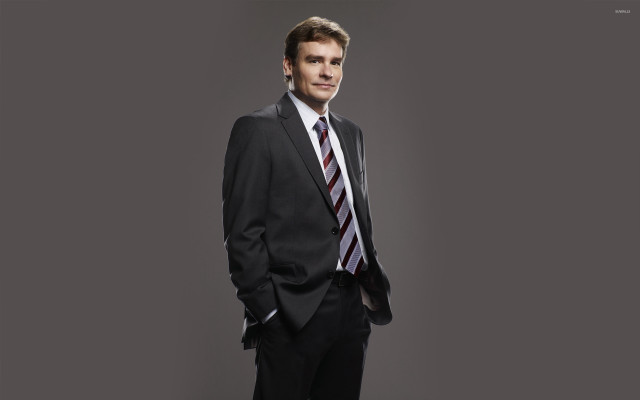 Man suit tie studio gray #2 free wallpaper for desktop - medium preview image